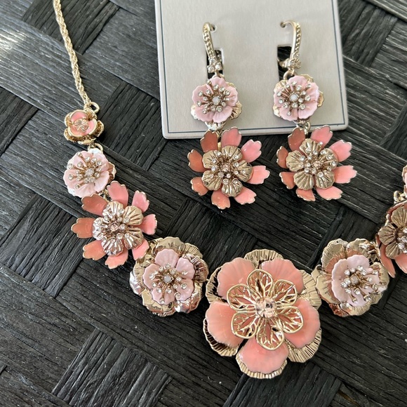 Marchesa Jewelry Set - Picture 4 of 9